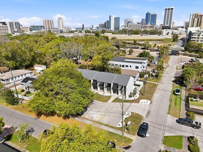 Building Photo - 1331 Cedar St