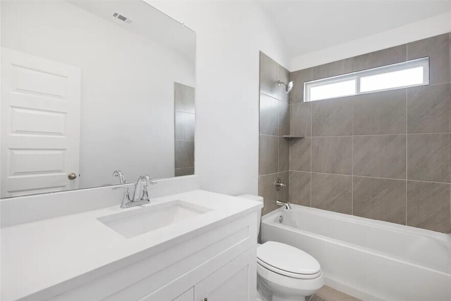 Building Photo - 1127 Santee Ct