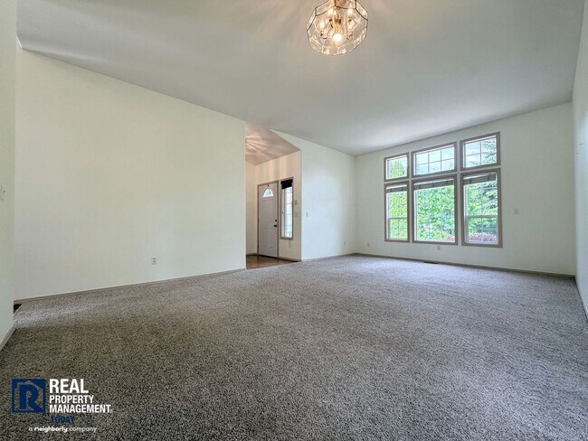 Building Photo - Beautiful 4BR Home Near Orting with Large Yard, Oversized Garage & A/C