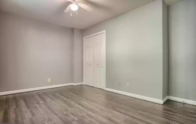 Building Photo - 519 St Marys Dr