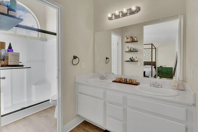 Building Photo - 43916 Silver Bow Rd