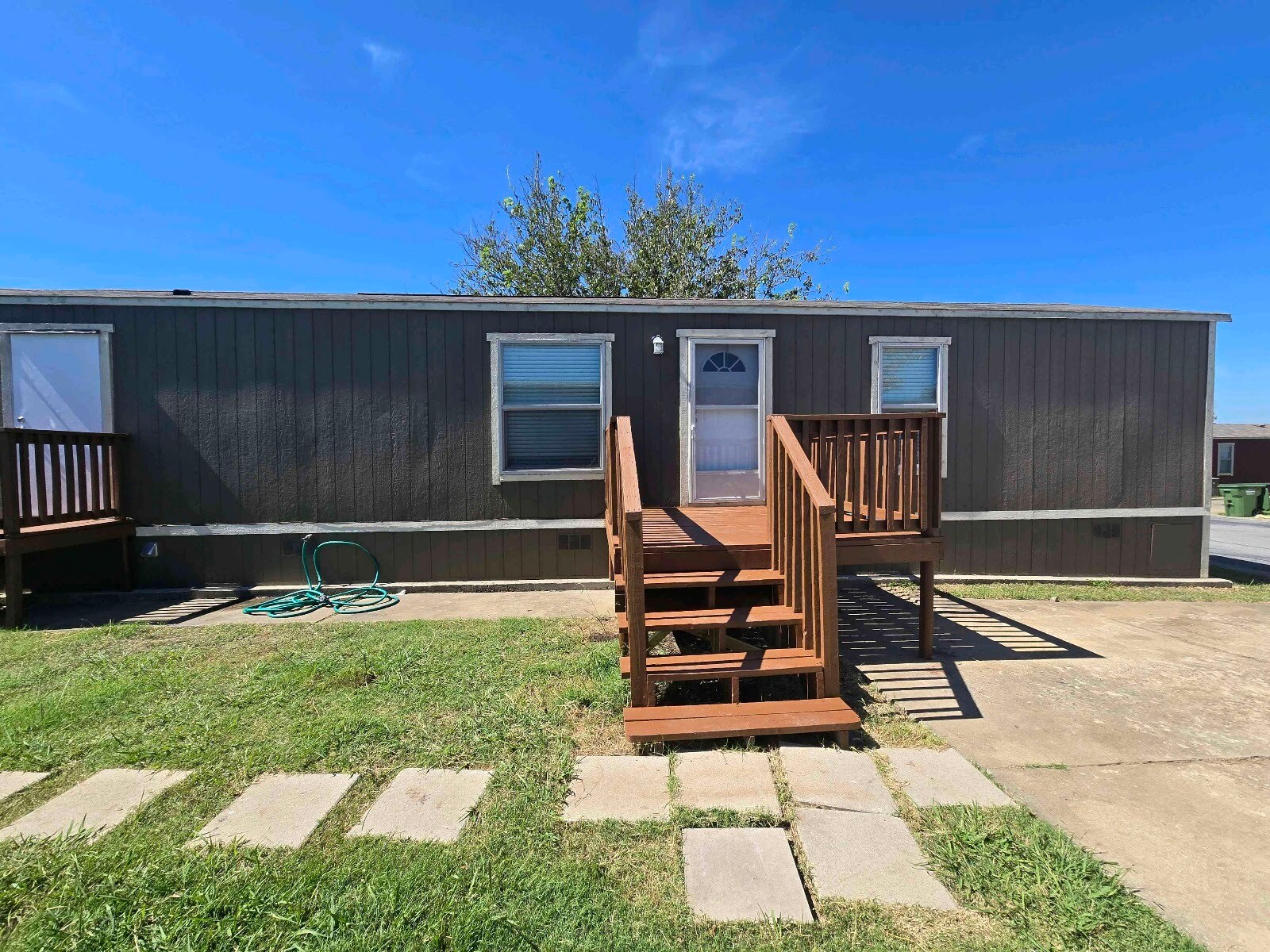 Building Photo - 709 N Collins Fwy