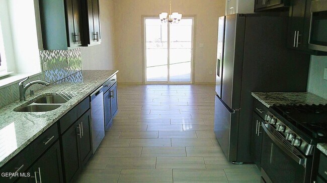 Building Photo - 7441 Norte Mesa Ln