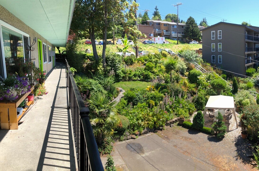 Gardens, open space, and light. - 2801 14th Ave W