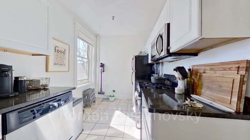 Building Photo - 1850 Commonwealth Ave