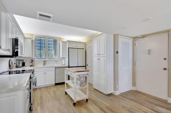 Building Photo - 100 Ocean Trail Way