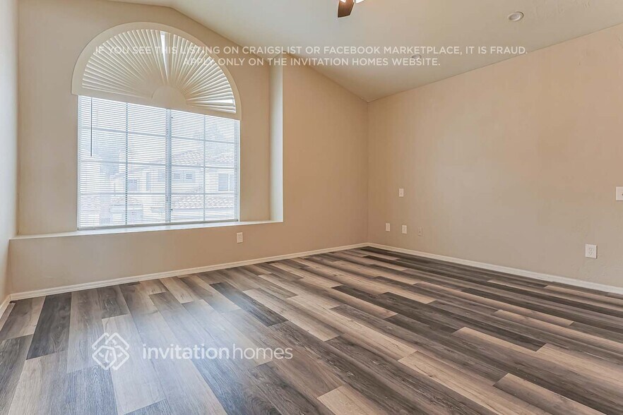 Building Photo - 2344 E Gelding Dr