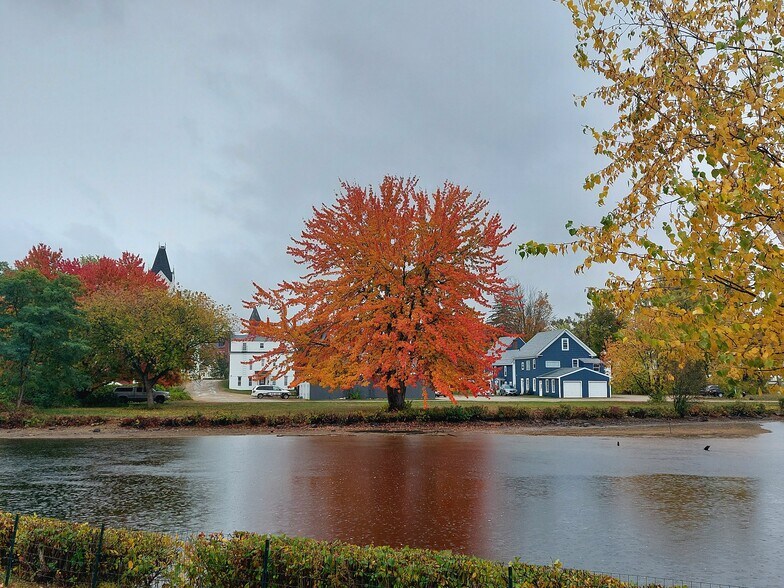 Building Photo - 66 Landing Ln