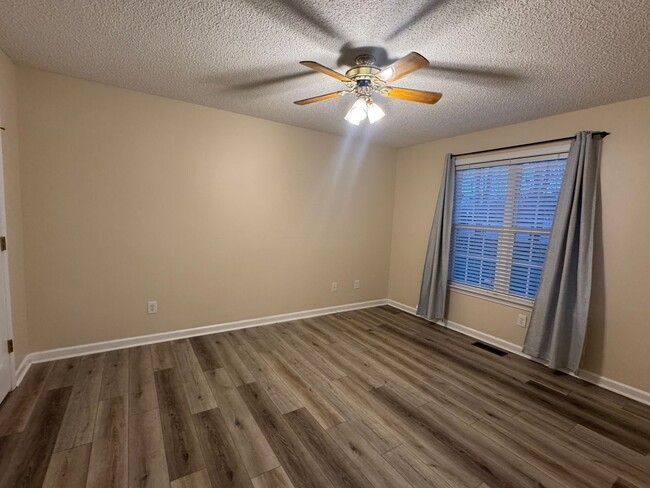 Building Photo - 3 Bedroom |  2.5 Bathroom Raleigh Home wit...