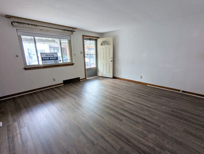 Building Photo - 258 Edmond St