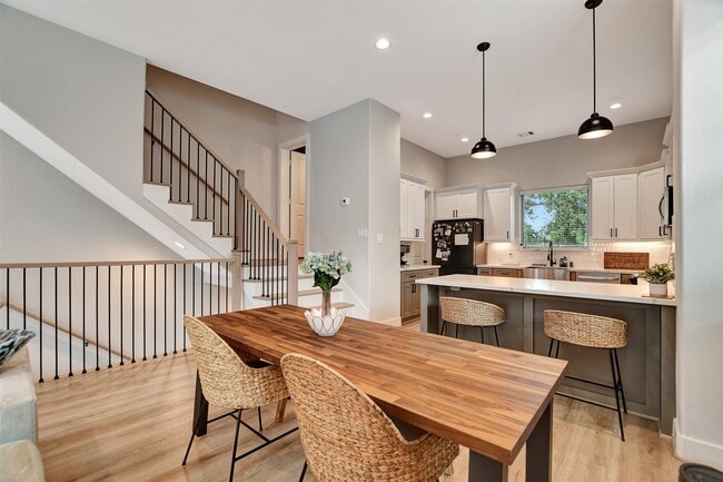 Building Photo - 3704 Creekmont Grn Ln