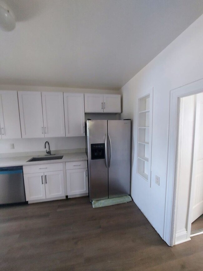 Building Photo - Charming Tacoma Home on a Peaceful Corner Lot!