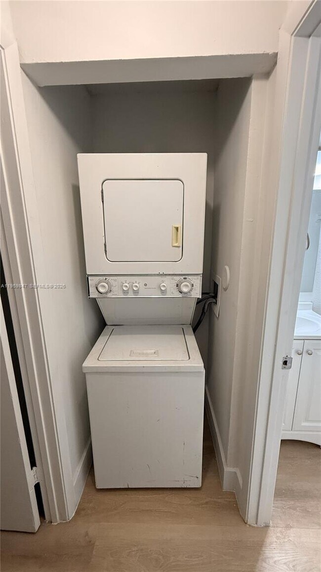 Building Photo - 2301 NW 96th Terrace