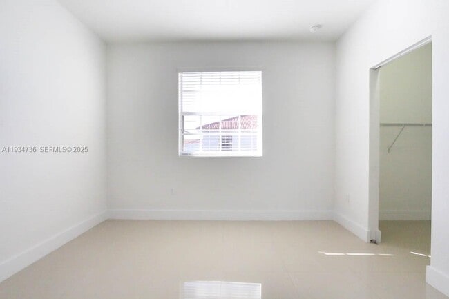 Building Photo - 15670 SW 11th Terrace