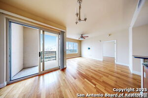 Building Photo - 215 Center St