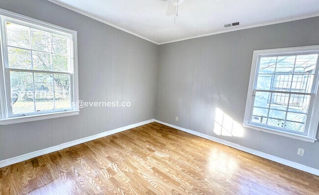 Building Photo - 620 26th St SW