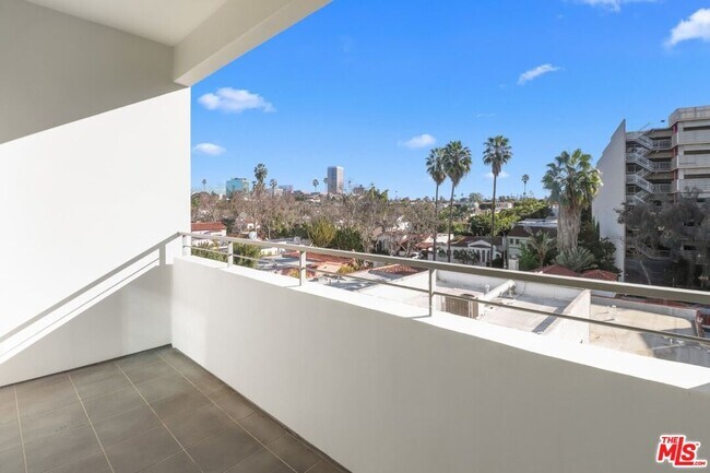 Building Photo - 938 Orange Grove Ave