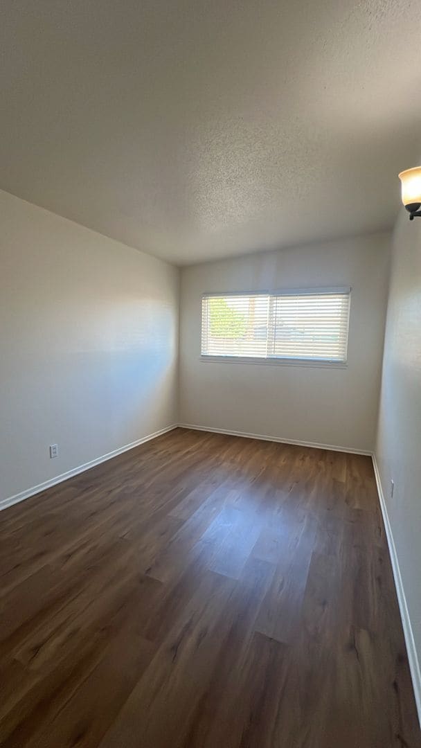Building Photo - (APPLICATION PENDING) West Lancaster Home