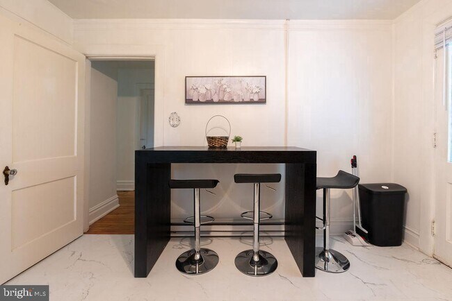 Building Photo - 315 Frederick St