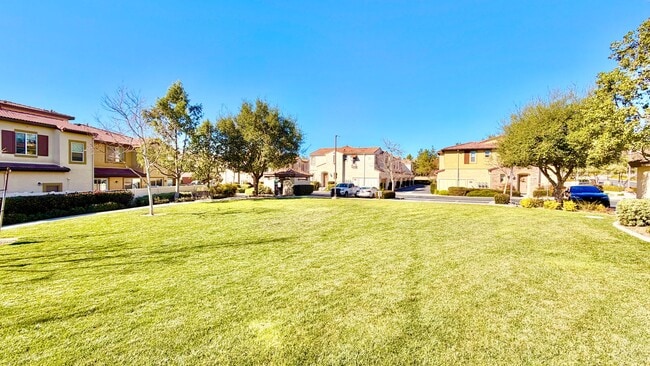 Building Photo - Beautiful, Like New, End Unit Condo in Resort Like Living Community off Temecula's South 79!