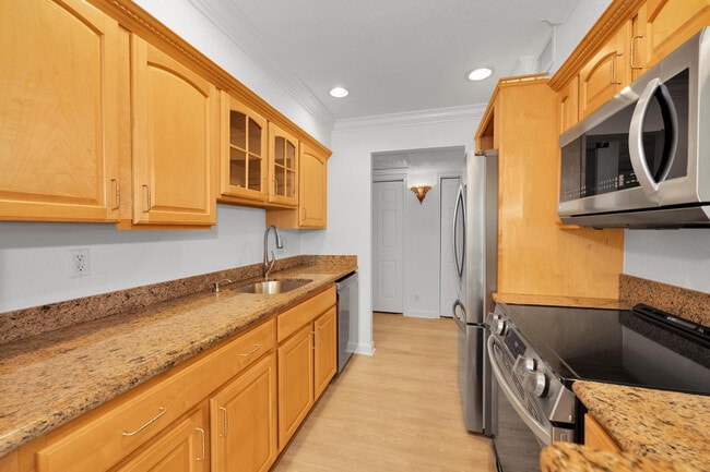 Building Photo - 1515 E Broward Blvd
