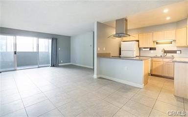 Building Photo - 423 Avenue G