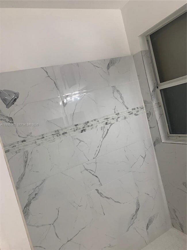 Building Photo - 2300 NE 37th Rd