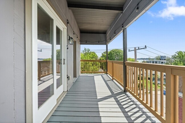 Building Photo - 159 Cowper St