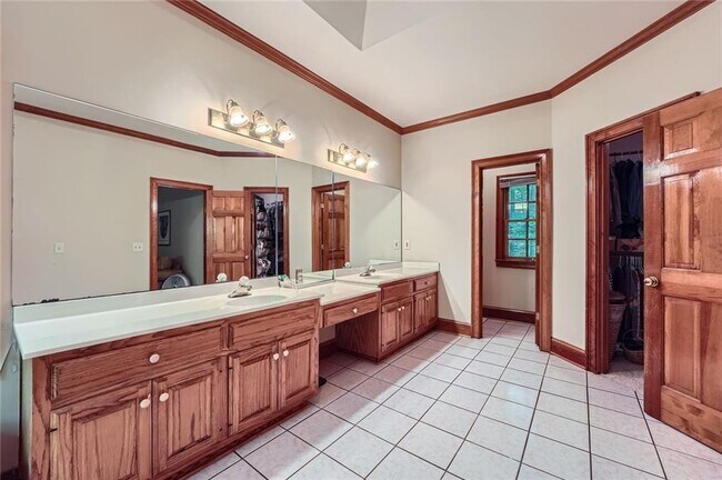 Building Photo - 110 Boulder Dr