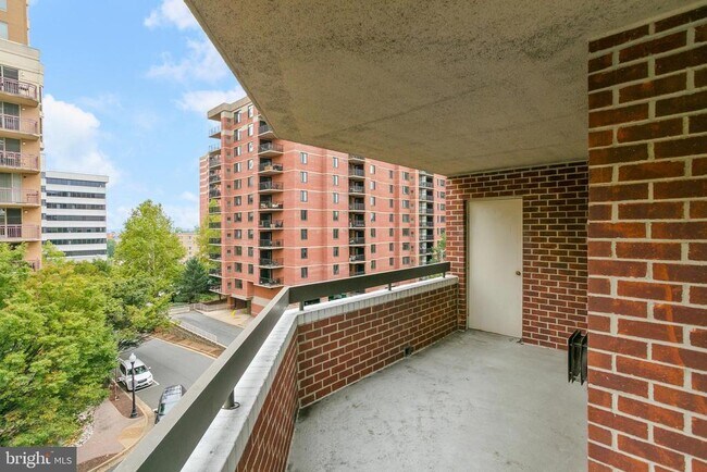 Building Photo - 1276 N Wayne St