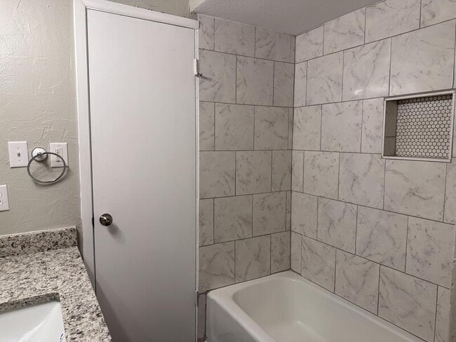 Building Photo - 503 Egret Ln