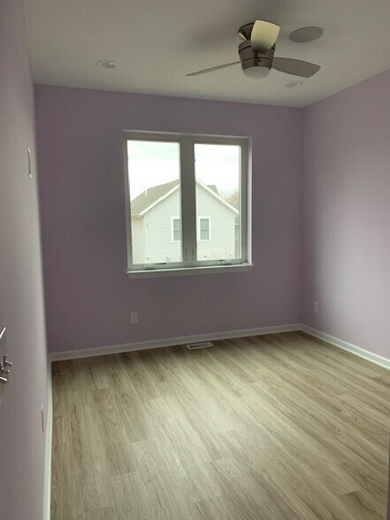 Building Photo - 2451 Thurman Ave