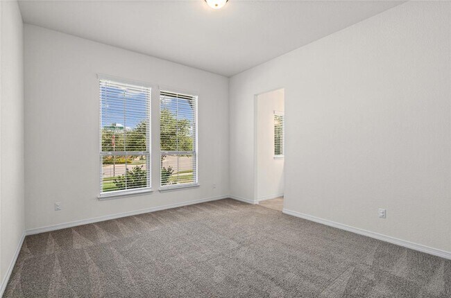 Building Photo - 1336 Academy Oaks Dr