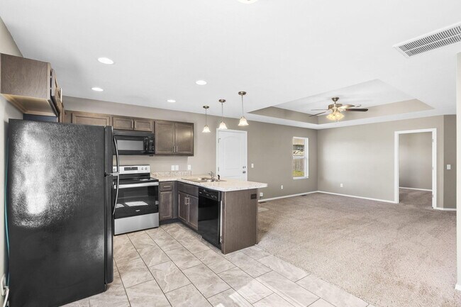 Building Photo - 1115 S Tanner Dr