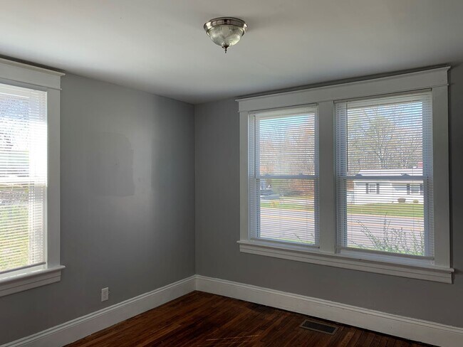 Building Photo - 645 Leesville Rd