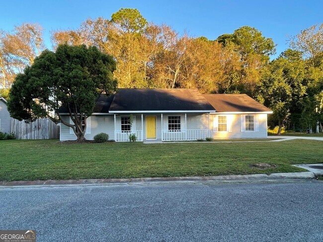 Primary Photo - 204 Old Pond Dr W