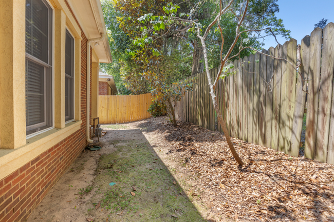 Building Photo - 1836 Ashley Hall Way