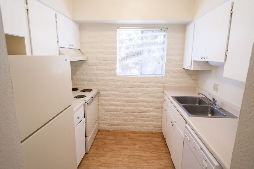 Interior Photo - Camino De La Sierra