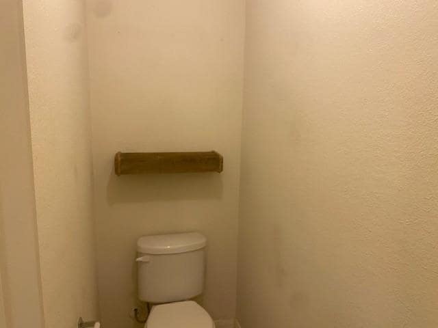 Building Photo - 1720 Persimmon Dr