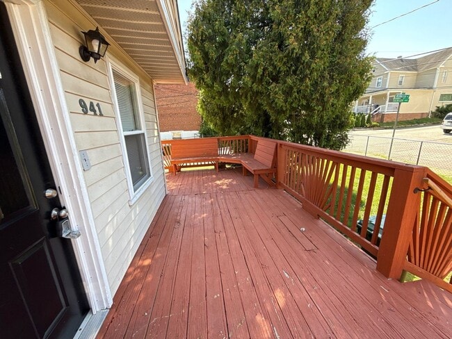 Building Photo - Beautiful Three-Bedroom Home In Baltimore