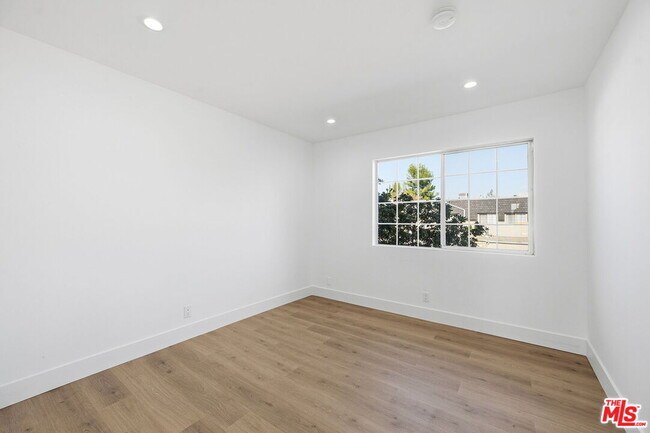 Building Photo - 19111 Hamlin St