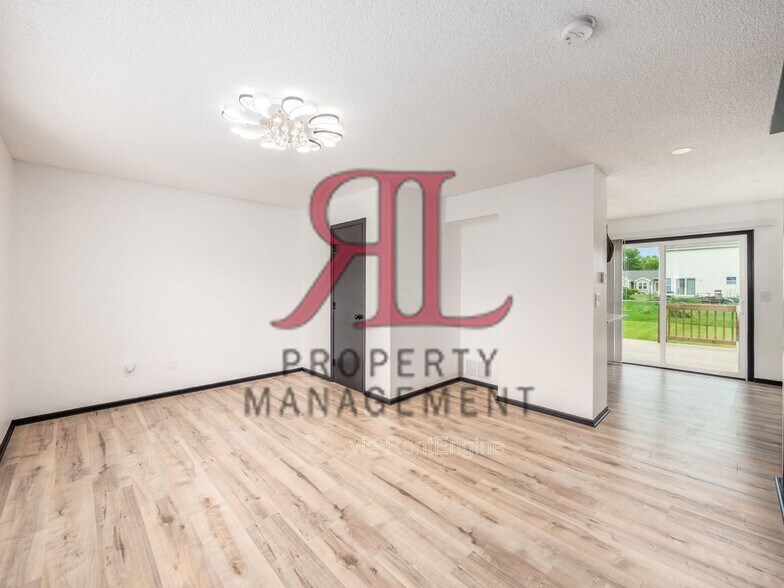 Building Photo - 5932 Waterview Dr