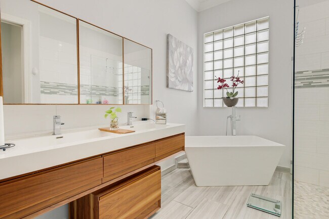 Building Photo - 6763 Rothschild Cir