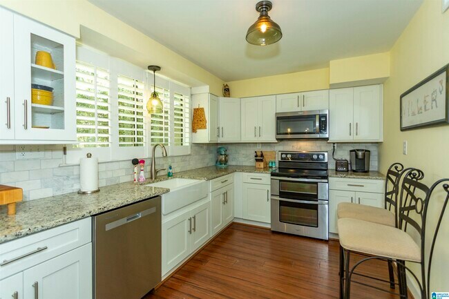 Building Photo - 327 Heath Dr