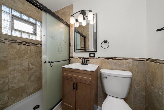 Building Photo - 1515 Highland Ave