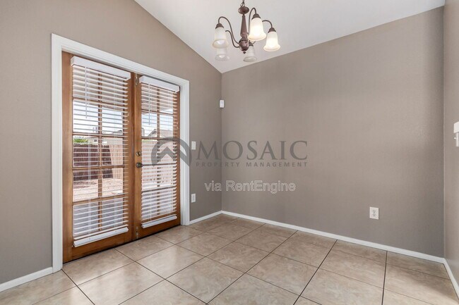 Building Photo - 3214 N Ash Dr