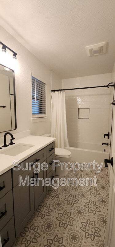 Building Photo - 1112 Concord Dr