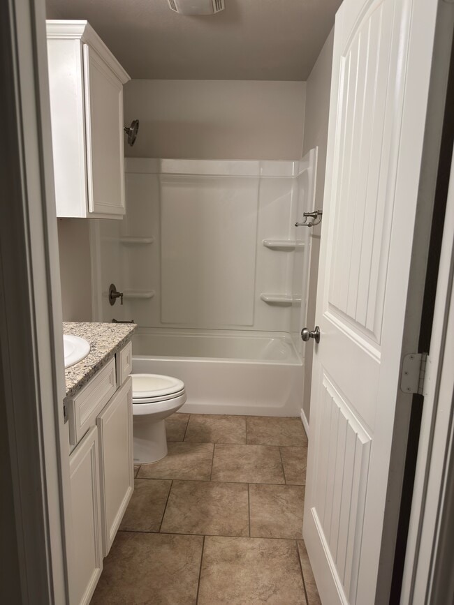 Building Photo - 6905 Baron Dr