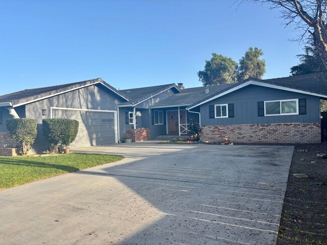 Building Photo - 267 Rio Vista Dr