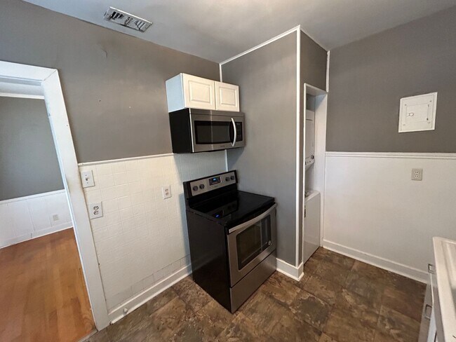 Building Photo - Highly sought after Monticello Unit Coming in April!